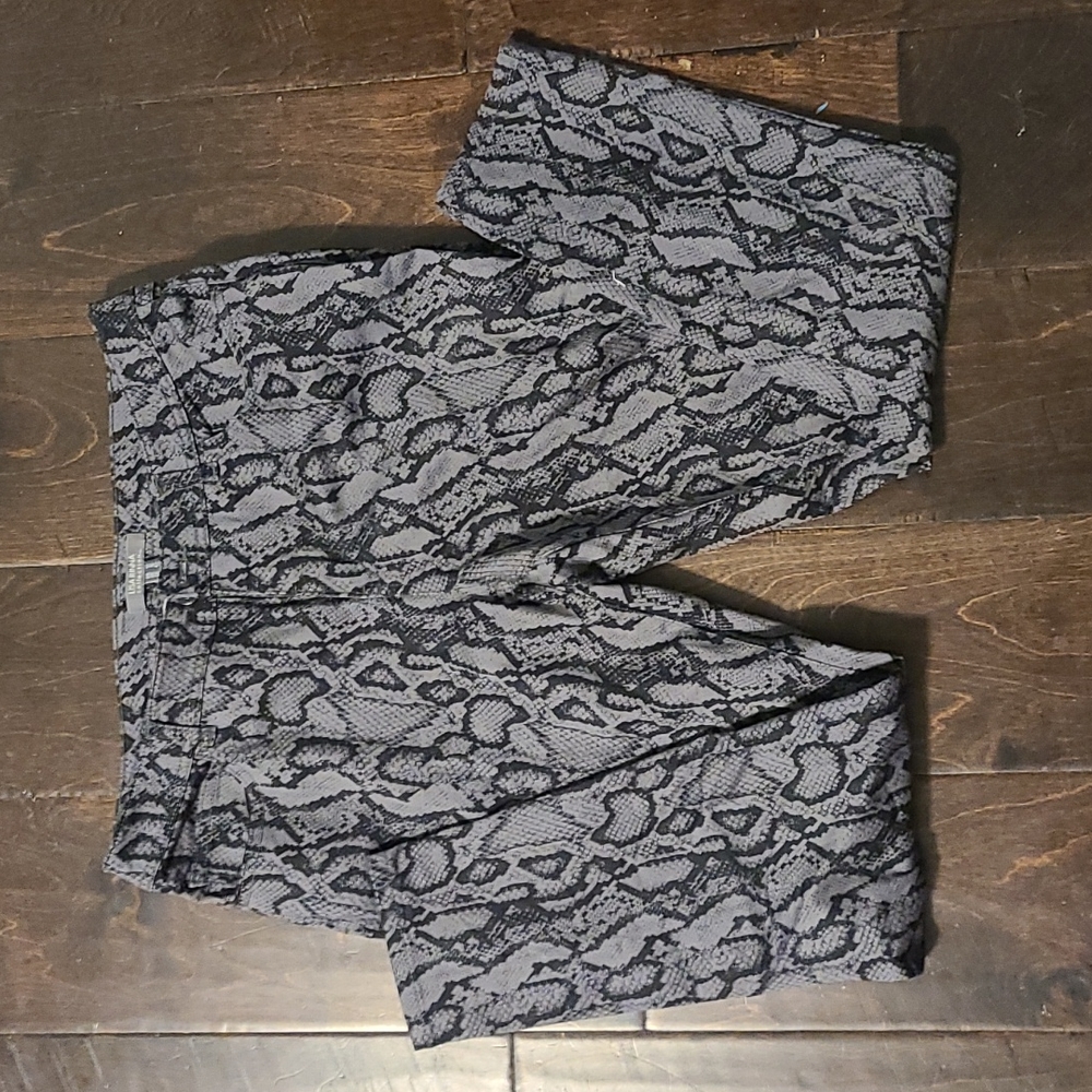 Lisa Rinna size 12 snake print pants